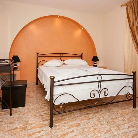 Equanimity * Fira (Santorini)